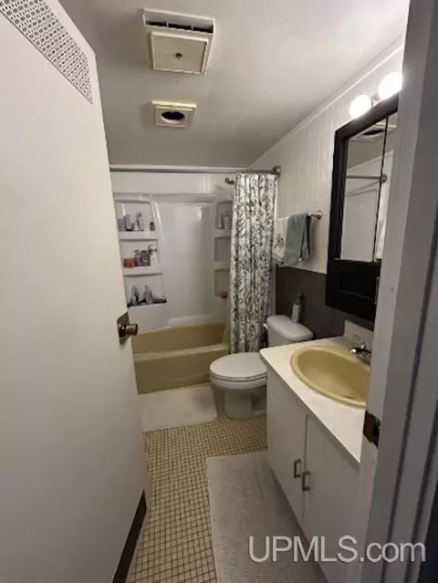 706 Wright, Marquette, MI 49855 photo 5