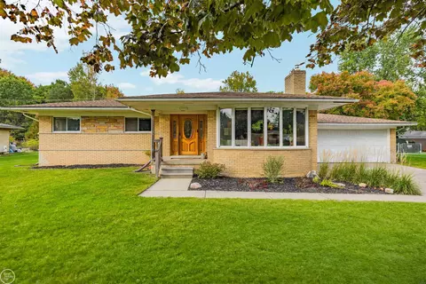 5653 Sandburn, Shelby Township, MI 48316