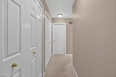 Entry Way - 47857 Kent, Macomb, MI 48044 photo 3 of 5