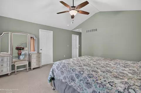 Bedroom - 47857 Kent, Macomb, MI 48044 photo 2 of 5