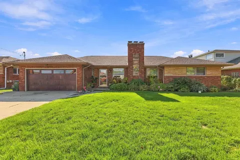 22458 Lakecrest, Saint Clair Shores, MI 48081