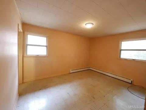 Bedroom - 20840 Royce, Hancock, MI 49930 photo 5 of 6