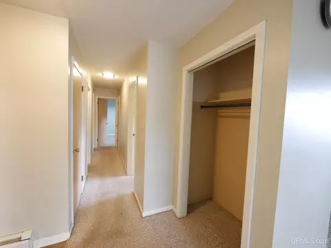 Entry Way - 20840 Royce, Hancock, MI 49930 photo 4 of 4