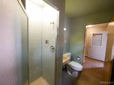 Bath - 20840 Royce, Hancock, MI 49930 photo 6 of 6