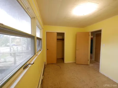 Bedroom - 20840 Royce, Hancock, MI 49930 photo 2 of 6