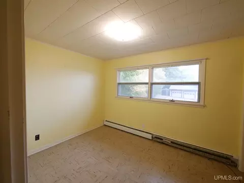 Bedroom - 20840 Royce, Hancock, MI 49930 photo 1 of 6