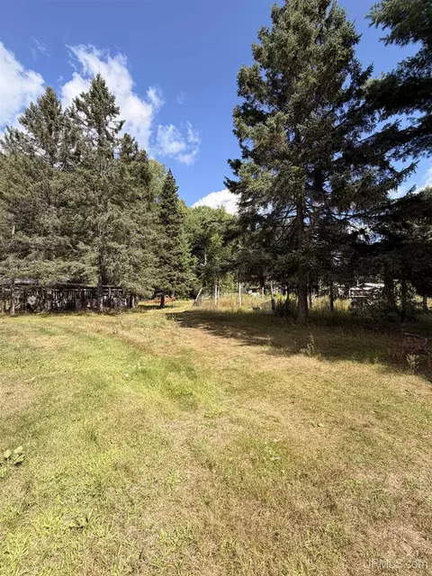 Exterior - 6031 2715, Brampton, MI 49837 photo 3 of 7