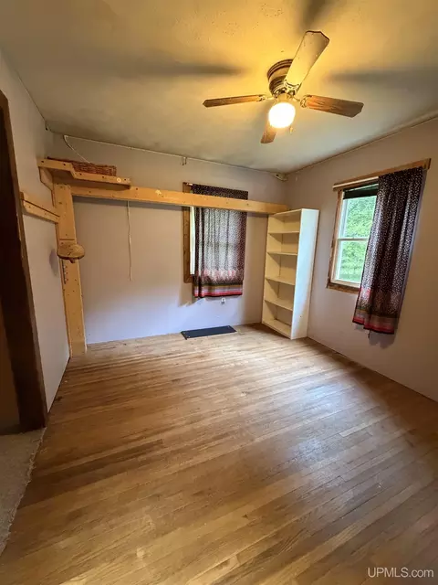 Bedroom - 6031 2715, Brampton, MI 49837 photo 1 of 2