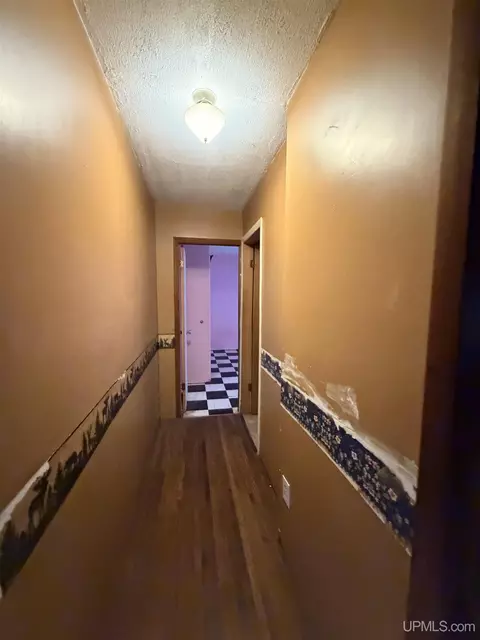 Entry Way - 6031 2715, Brampton, MI 49837 photo 1 of 1