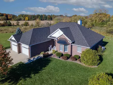 5832 N Braeburn, Saginaw, MI 48638