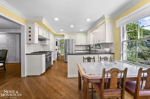 Kitchen - 332 Kercheval, Grosse Pointe Farms, MI 48236 photo 5 of 5