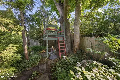 Exterior - 332 Kercheval, Grosse Pointe Farms, MI 48236 photo 7 of 16