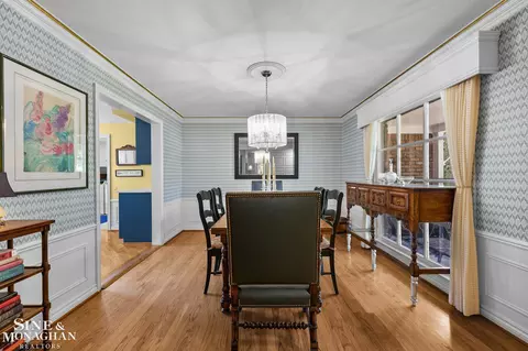 Dining - 332 Kercheval, Grosse Pointe Farms, MI 48236 photo 2 of 3