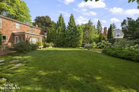 Exterior - 332 Kercheval, Grosse Pointe Farms, MI 48236 photo 13 of 16
