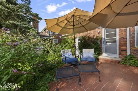 Exterior - 332 Kercheval, Grosse Pointe Farms, MI 48236 photo 4 of 16