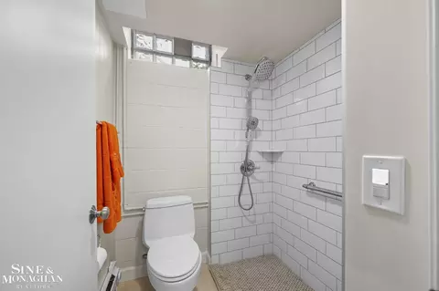 Bath - 332 Kercheval, Grosse Pointe Farms, MI 48236 photo 5 of 5