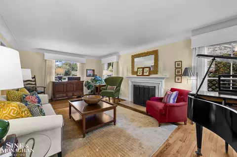 Living - 332 Kercheval, Grosse Pointe Farms, MI 48236 photo 4 of 6