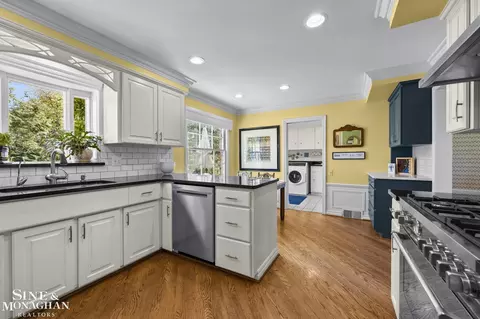 Kitchen - 332 Kercheval, Grosse Pointe Farms, MI 48236 photo 2 of 5