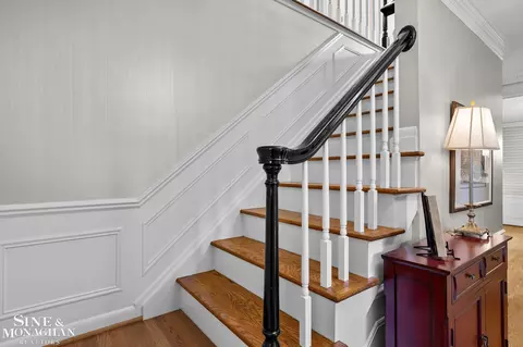 Entry Way - 332 Kercheval, Grosse Pointe Farms, MI 48236 photo 4 of 4