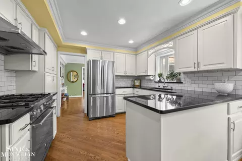 Kitchen - 332 Kercheval, Grosse Pointe Farms, MI 48236 photo 3 of 5