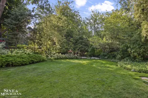 Exterior - 332 Kercheval, Grosse Pointe Farms, MI 48236 photo 5 of 16