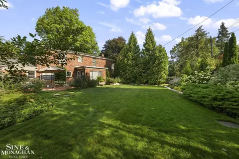 Exterior - 332 Kercheval, Grosse Pointe Farms, MI 48236 photo 14 of 16