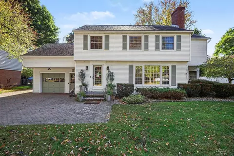 64 Davis, Saginaw, MI 48638