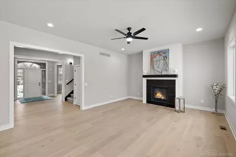 Living - 17827 Biscayne, Macomb, MI 48042 photo 2 of 4
