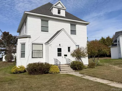 310 Main, Manistique, MI 49854