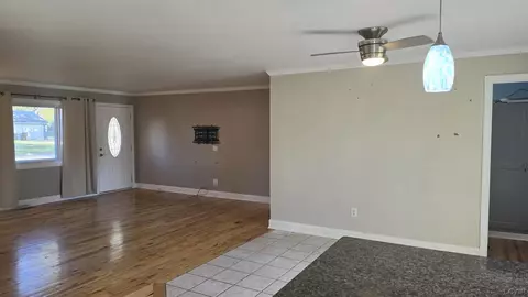 Living - 808 Shady, Tecumseh, MI 49286 photo 6 of 7
