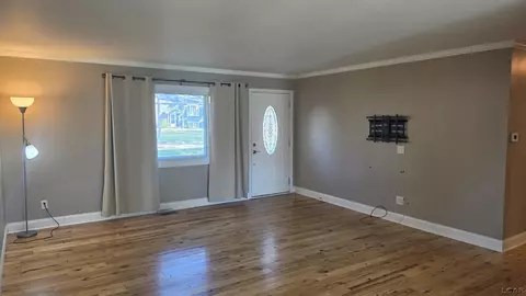 Living - 808 Shady, Tecumseh, MI 49286 photo 3 of 7