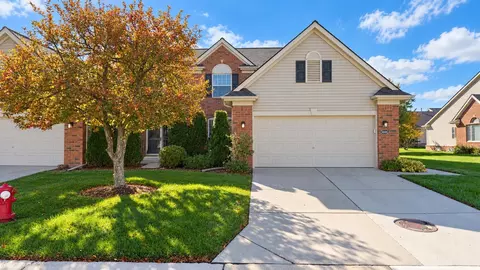 3691 Knightbridge, Sterling Heights, MI 48314