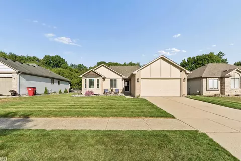 Exterior - 46671 Oak Pointe, Macomb, MI 48042 photo 6 of 8