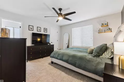 Bedroom - 46671 Oak Pointe, Macomb, MI 48042 photo 2 of 4