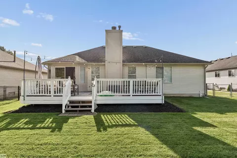 Exterior - 46671 Oak Pointe, Macomb, MI 48042 photo 3 of 8