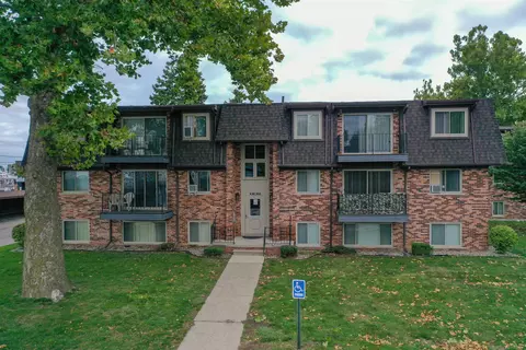 310 Riviera, Saint Clair Shores, MI 48080