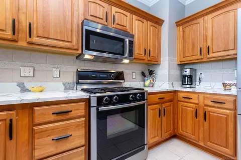 Kitchen - 9988 Tashmoo, Algonac, MI 48001 photo 3 of 4