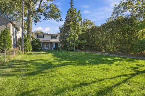 33616 Jefferson, Saint Clair Shores, MI 48082