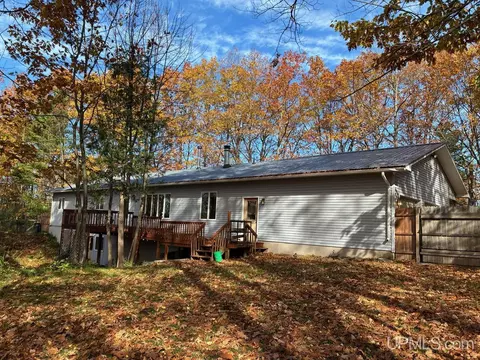 46409 Green Acres, Houghton, MI 49931
