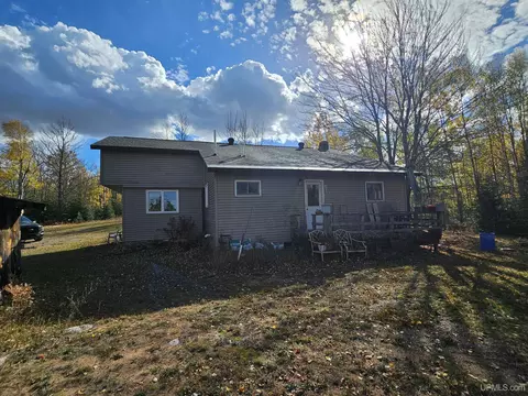 Exterior - 20557 Co Rd Ff, Ishpeming, MI 49849 photo 6 of 15