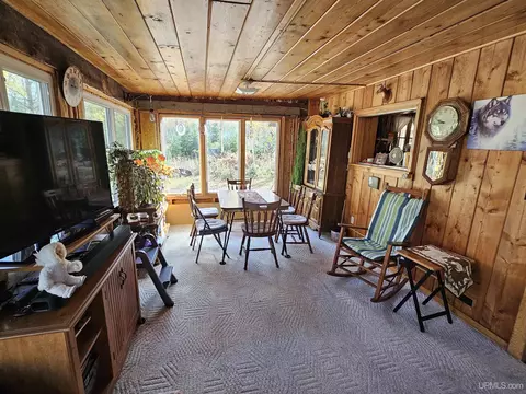 Dining - 20557 Co Rd Ff, Ishpeming, MI 49849 photo 2 of 2