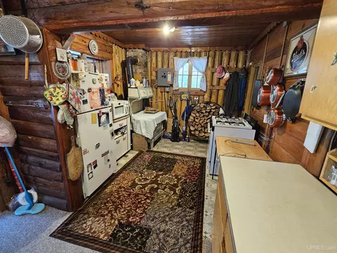 Kitchen - 20557 Co Rd Ff, Ishpeming, MI 49849 photo 4 of 5