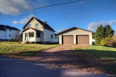 320 W Larch, Ironwood, MI 49938