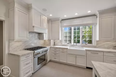 1012 Kensington, Grosse Pointe Park, MI 48230 photo 22