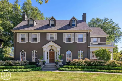 1012 Kensington, Grosse Pointe Park, MI 48230 photo 3