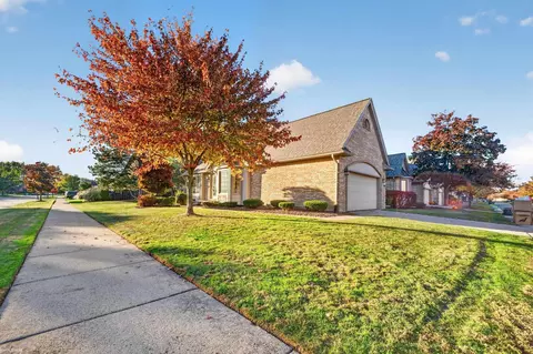 54325 Cambridge, Shelby Township, MI 48315