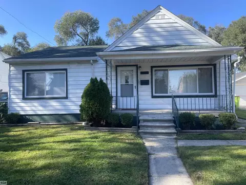 26051 Parkington, Roseville, MI 48066