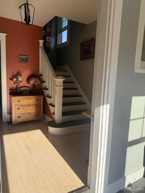 Entry Way - 19742 Sing Sing, Hancock, MI 49930 photo 1 of 8