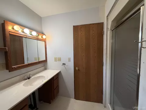 Bath - 5343 E M94, Munising, MI 49862 photo 2 of 5