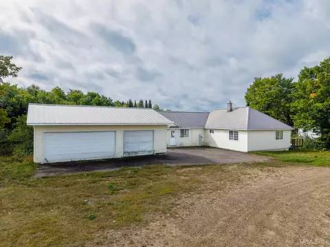 Exterior - 5343 E M94, Munising, MI 49862 photo 4 of 5